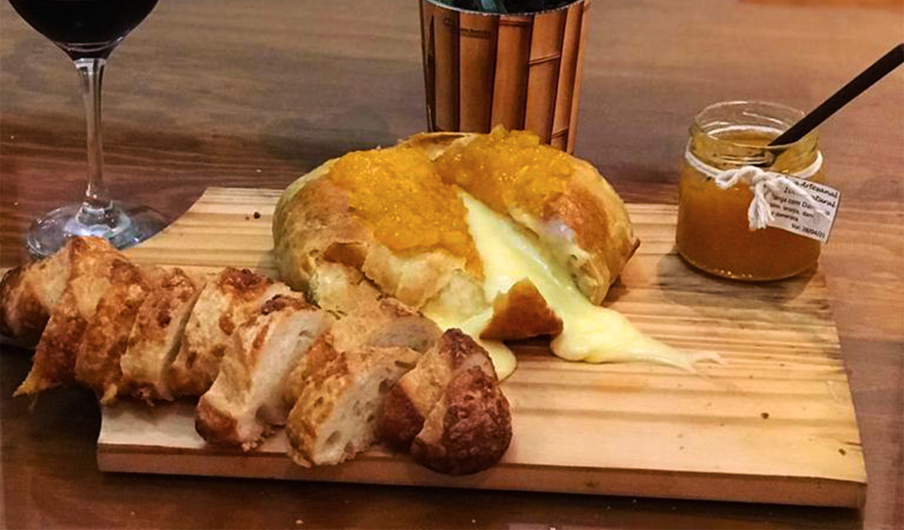 Folhado de Camembert – Bom Brasileiro